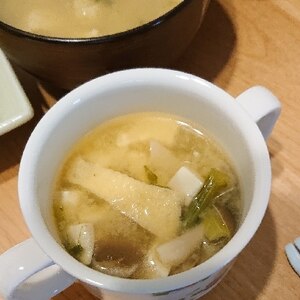 豆腐・揚げ・しめじの味噌汁